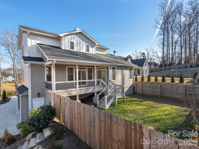 7 Copper Mill Court, Candler, NC 28715