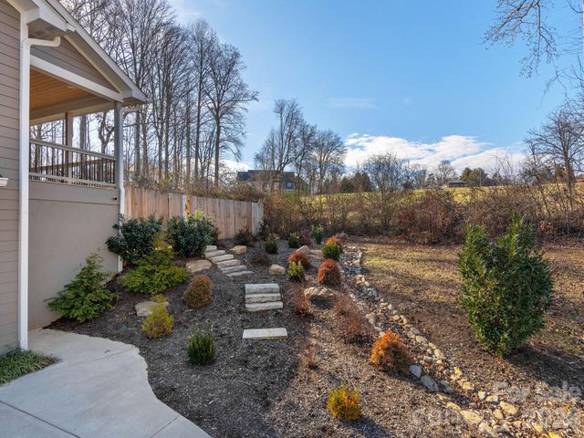 7 Copper Mill Court, Candler, NC 28715