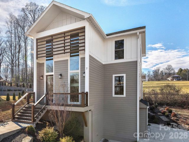 7 Copper Mill Court, Candler, NC 28715