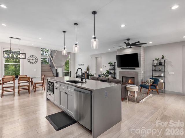 7 Copper Mill Court, Candler, NC 28715