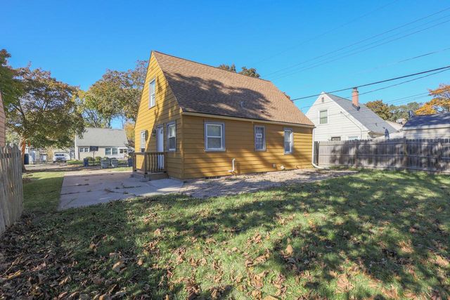 5728 N 57th STREET, Milwaukee, WI 53218