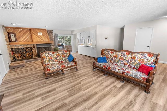 685 Sunnywood Loop, Woodland Park, CO 80863