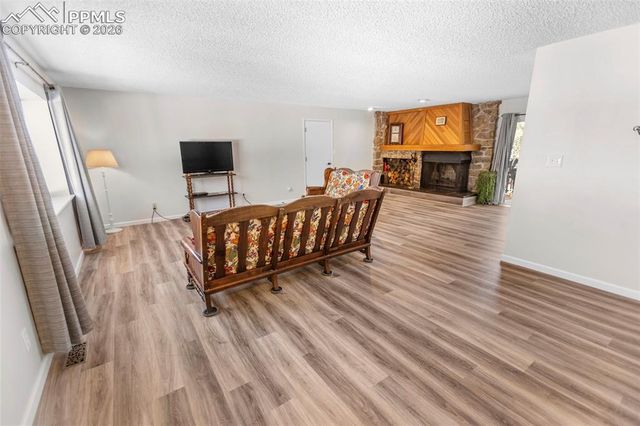 685 Sunnywood Loop, Woodland Park, CO 80863