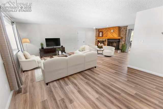 685 Sunnywood Loop, Woodland Park, CO 80863