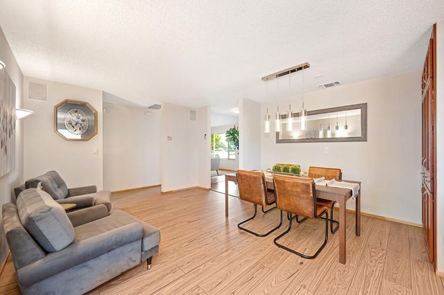 782 Crosswind Dr, Sacramento, CA 95838