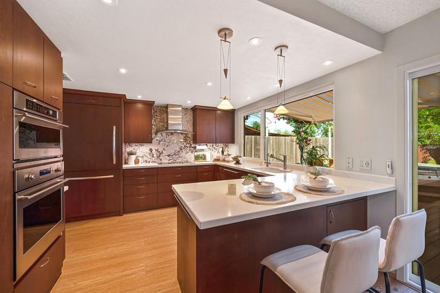 782 Crosswind Dr, Sacramento, CA 95838