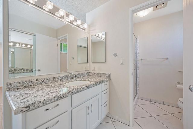 782 Crosswind Dr, Sacramento, CA 95838