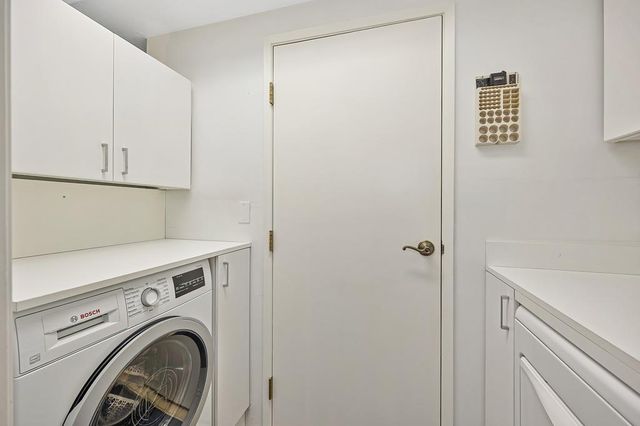 782 Crosswind Dr, Sacramento, CA 95838