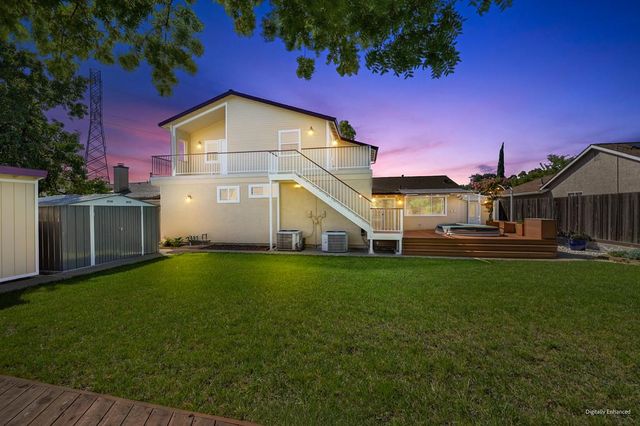 782 Crosswind Dr, Sacramento, CA 95838