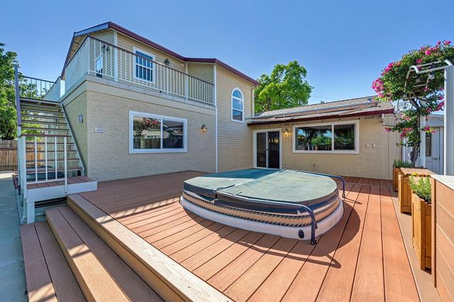 782 Crosswind Dr, Sacramento, CA 95838