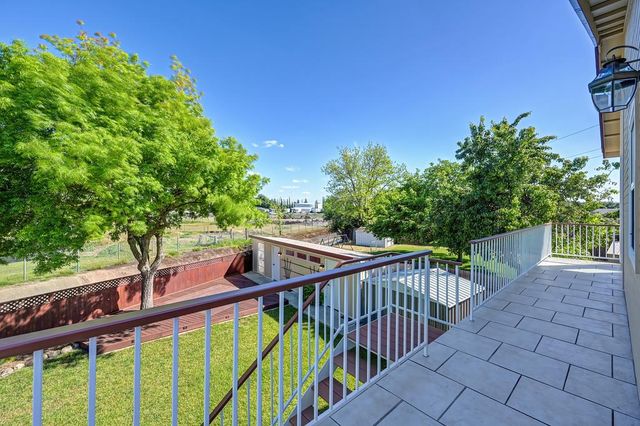 782 Crosswind Dr, Sacramento, CA 95838