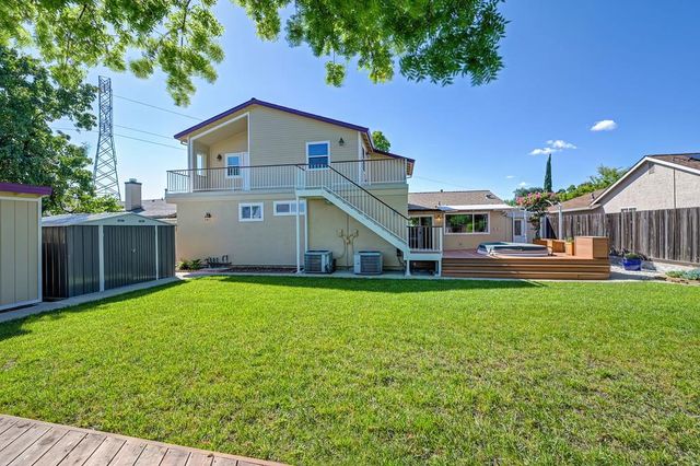 782 Crosswind Dr, Sacramento, CA 95838