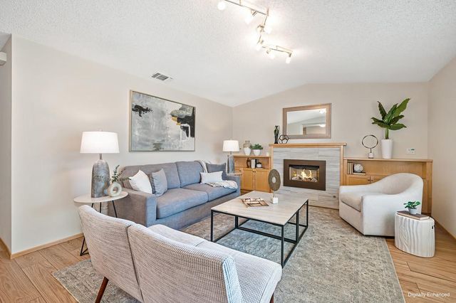 782 Crosswind Dr, Sacramento, CA 95838