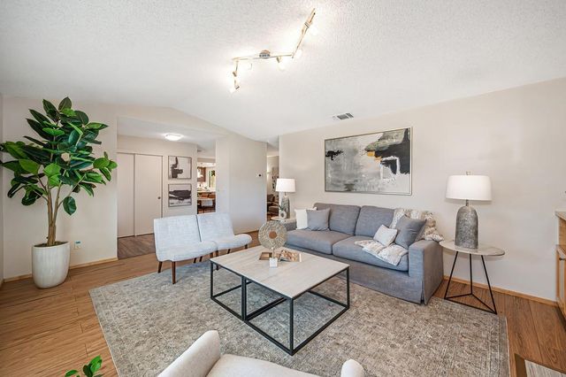 782 Crosswind Dr, Sacramento, CA 95838