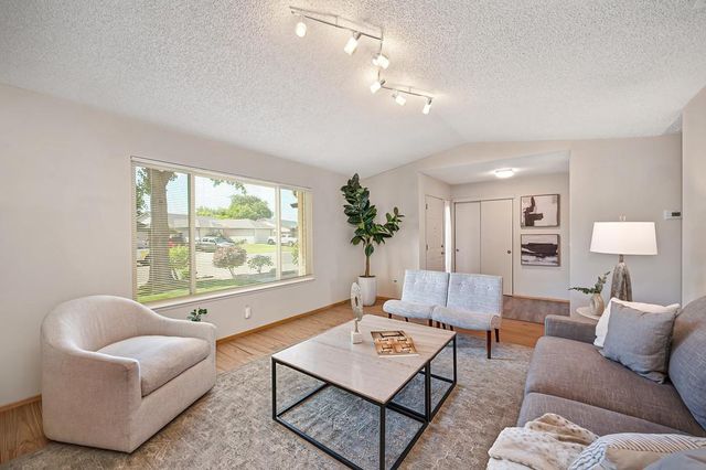 782 Crosswind Dr, Sacramento, CA 95838