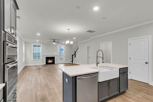 1025 Tributary Boulevard, Hollywood, SC 29449