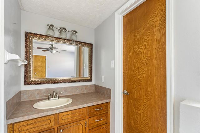 1708 17th Avenue N, Texas City, TX 77590