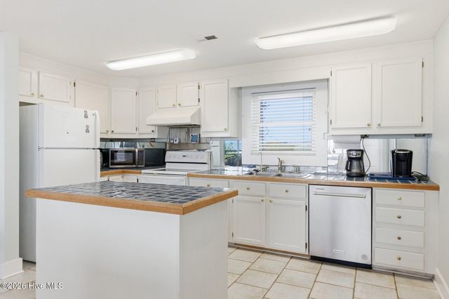 1005 N Anderson Boulevard, Holly Ridge, NC 28445