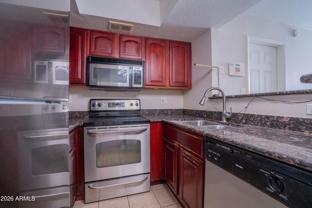 3535 W TIERRA BUENA Lane 156, Phoenix, AZ 85053