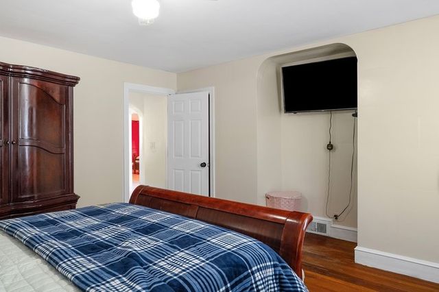 400 Newport Avenue, Pawtucket, RI 02861