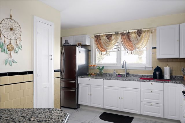 400 Newport Avenue, Pawtucket, RI 02861