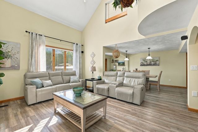 155 Friendship St, Fall River, MA 02724