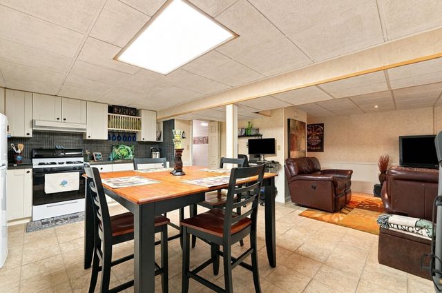 155 Friendship St, Fall River, MA 02724
