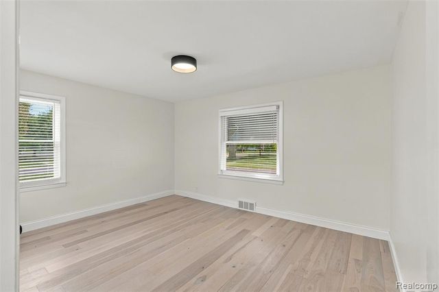 1843 Manchester Boulevard, Grosse Pointe Woods, MI 48236