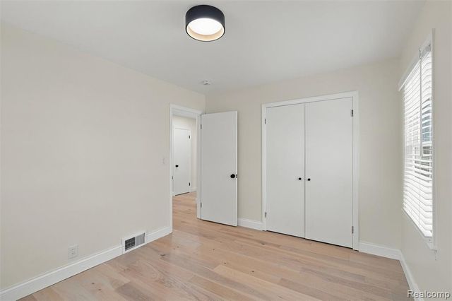 1843 Manchester Boulevard, Grosse Pointe Woods, MI 48236