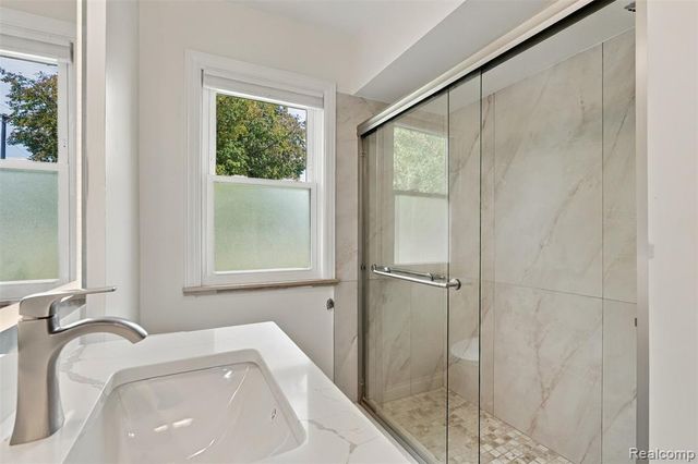 1843 Manchester Boulevard, Grosse Pointe Woods, MI 48236