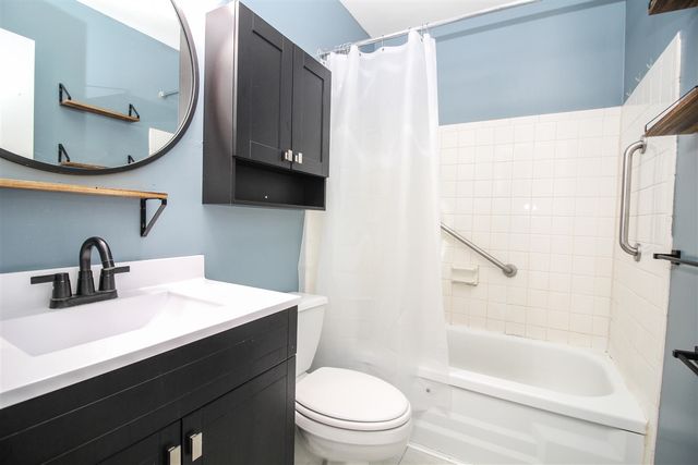 173 E Michigan Avenue 203B, Three Rivers, MI 49093