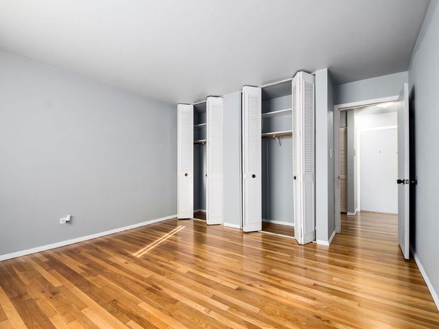 8904 jody Lane 1C, Des Plaines, IL 60016