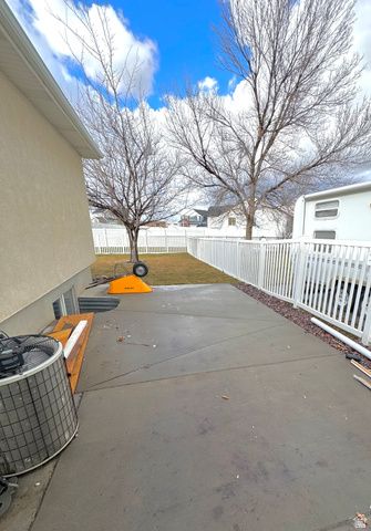 154 E COVE RD, Saratoga Springs, UT 84045