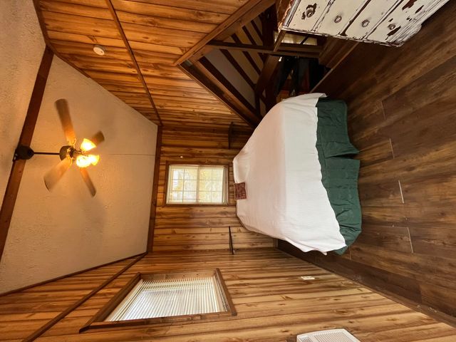 145 Avalanche Avenue, Hollister, MO 65672