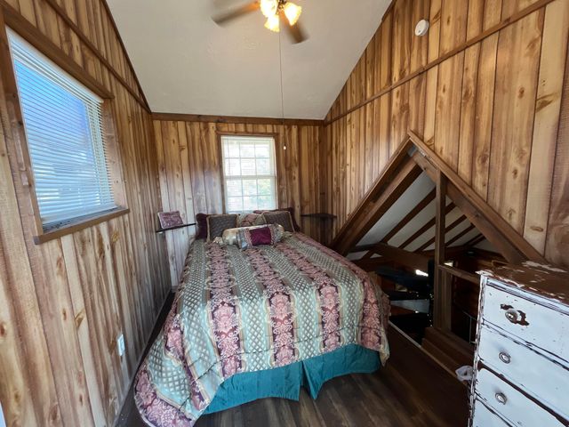 145 Avalanche Avenue, Hollister, MO 65672