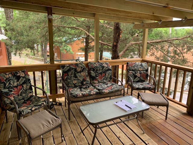 145 Avalanche Avenue, Hollister, MO 65672