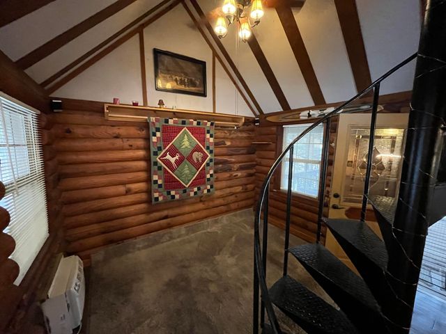 145 Avalanche Avenue, Hollister, MO 65672