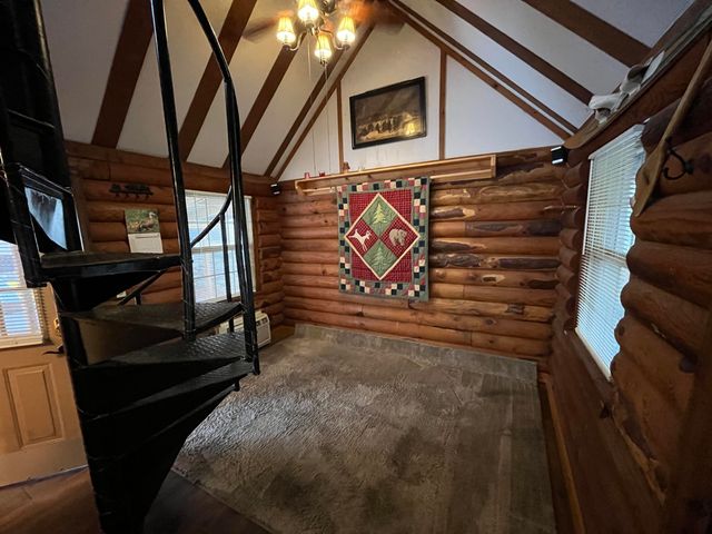 145 Avalanche Avenue, Hollister, MO 65672