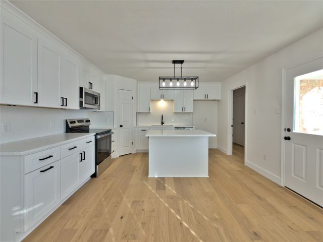 213 Bear Creek Parkway W, Keller, TX 76248