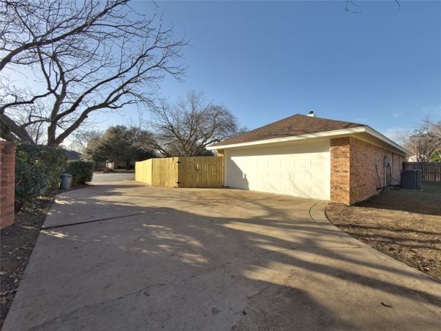 213 Bear Creek Parkway W, Keller, TX 76248