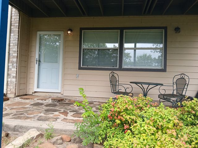 357 Kellys Circle, Runaway Bay, TX 76426