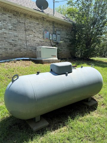 357 Kellys Circle, Runaway Bay, TX 76426