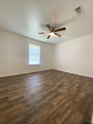 505 Red Springs Ave, Mt Pleasant, TX 75455