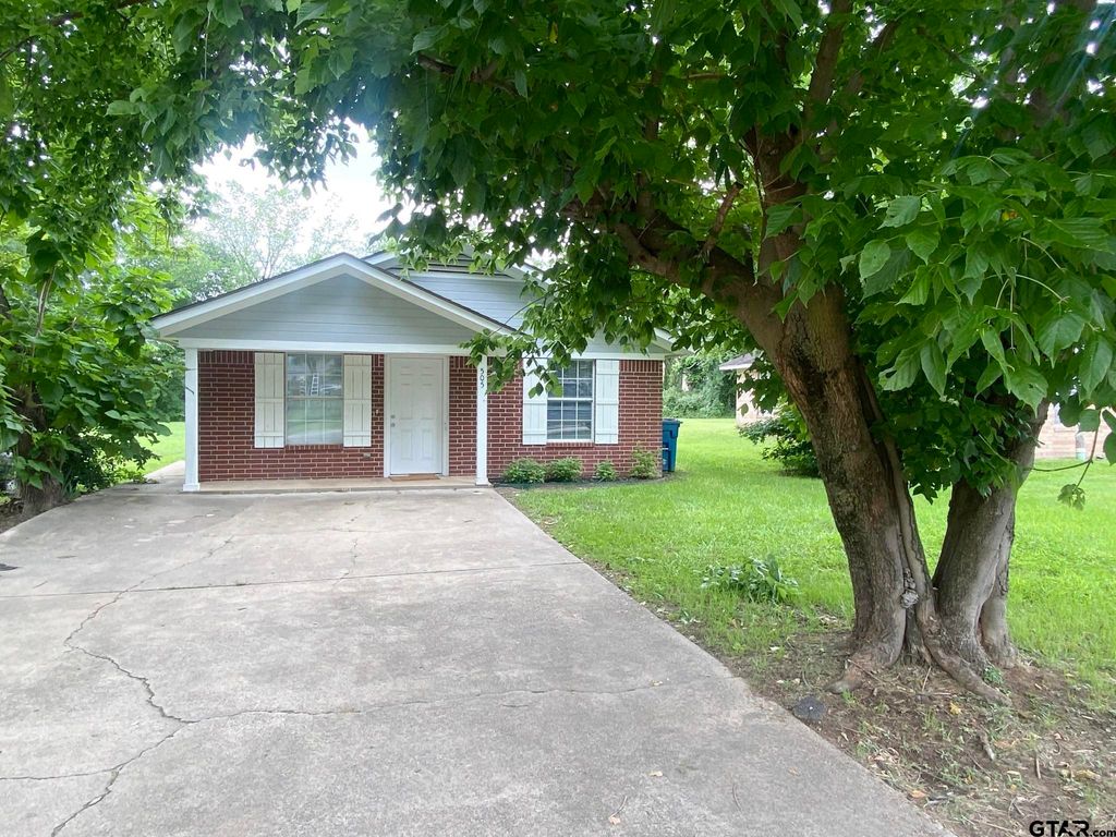 505 Red Springs Ave, Mt Pleasant, TX 75455