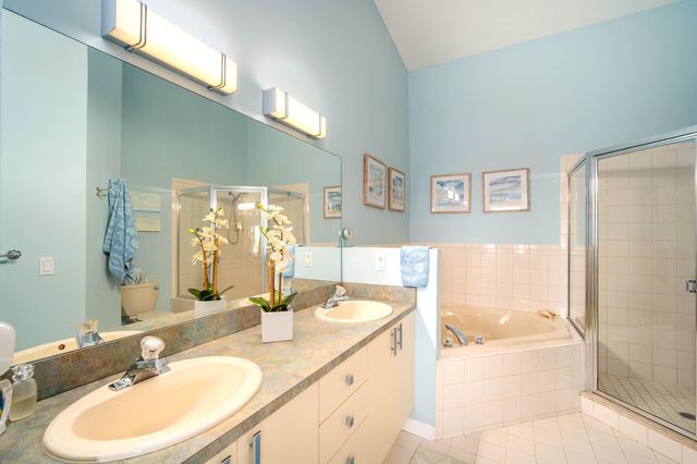 95 Coco Plum Dr Apt 4C, Marathon, FL 33050