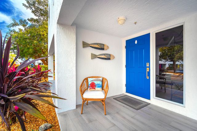 95 Coco Plum Dr Apt 4C, Marathon, FL 33050