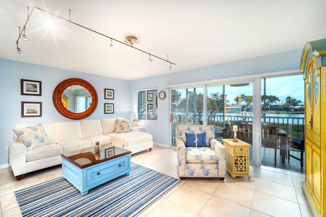 95 Coco Plum Dr Apt 4C, Marathon, FL 33050