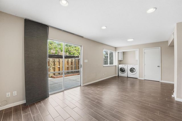 2325 Triway Lane 208, Houston, TX 77043