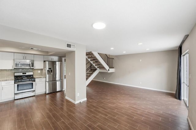 2325 Triway Lane 208, Houston, TX 77043