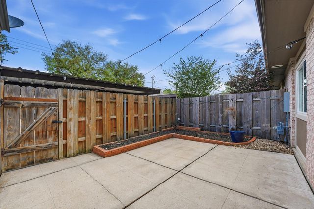 2325 Triway Lane 208, Houston, TX 77043